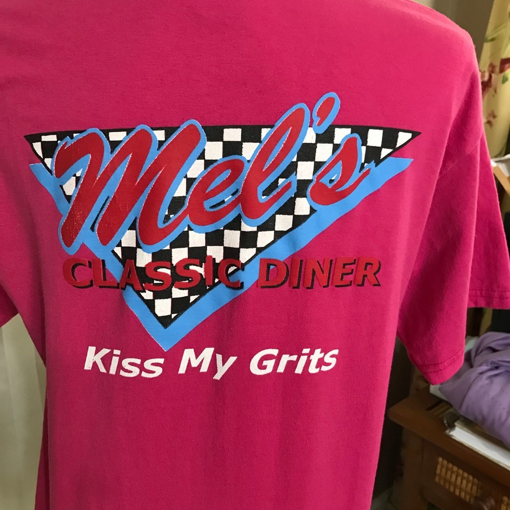 Mel’s classic dinner t-shirt size M